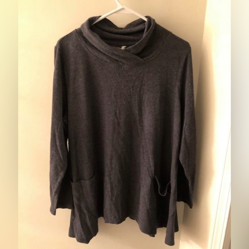 Women's Long Sleeve Shirt/ Sweater (Maurices) - Size1X